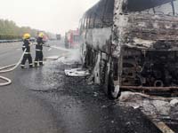 ���۰ĸ��ٺ��϶οͳ���� ��δ������Ա������