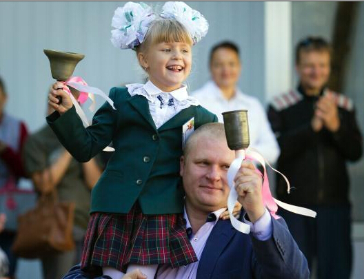 ����ս���Ƴ�һ�� �����Ŀ�ѧУ�տ�ѧ��