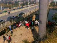 ��ͼ������һ���ӽٳ����Ӽݳ�׹���潭��