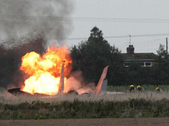 ���վ�F-15ս����Ӣ��׹�� ����Ա��������(��ͼ)��