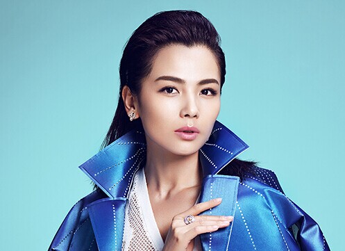 刘涛优雅妩媚登封面曝心路历程”