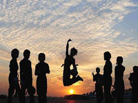 ��һ��ʹ������ɣ�85��Ů����Ա���ٶ��뼤�顱