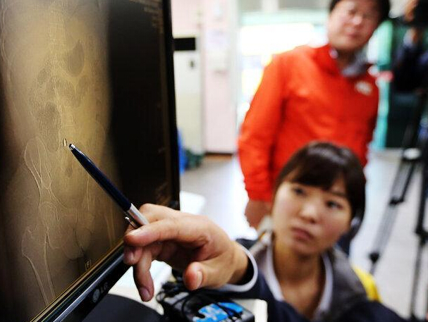 ��������ִ���п�ǹ �й���Ա����������