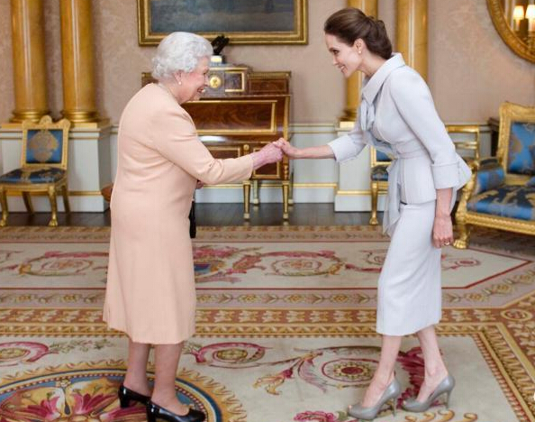 Ӣ��Ů����ѫ �������������Ϊ��������ʿ����