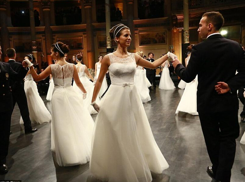 ʵ��άҲ����Ů�罻��ᡱ