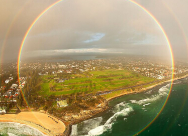 �Ĵ����������ȫԲ�βʺ硱