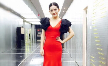 金鹰节开幕式总导演力挺谢娜:不装不作”