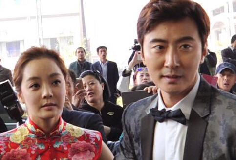 韩星蔡琳着龙凤旗袍与高梓淇完婚”