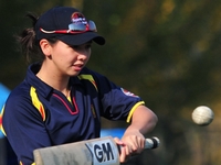 Ӣ��MCC����Ů��������չ�׳�����������