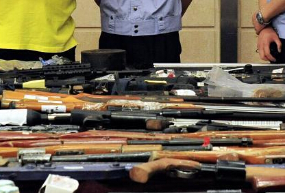 �㶫������2���ж��ϴ���ǹ���� �ɻ�ǹ֧222֧��