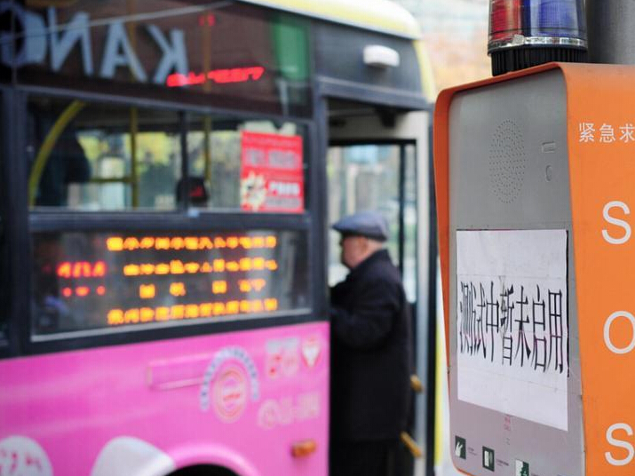 ��³ľ����װ��һ������������ɶԽ�������