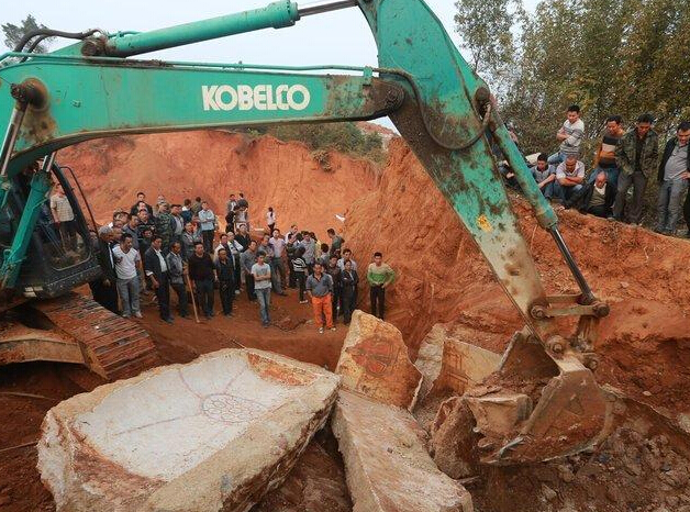 ����¦�׿��Ŷ����ھ��ǿ�ڹ�Ĺ�����ɡ�