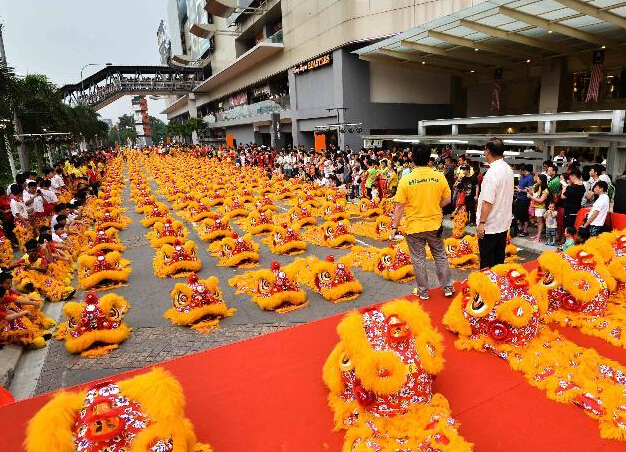 马来西亚三百狮头同时点睛”
