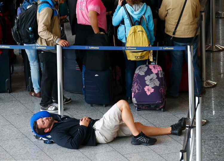 ��ɯ���շ���Ա�չ� �ÿ���������ϯ�ض�˯��