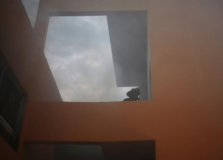 ī�����ʦ����ʧ��ѧ���¼� ��ȼ������������¥��