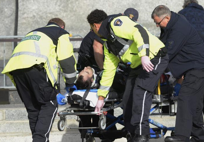 ���ô��׶�ǹ���¼���2��1�ˡ�