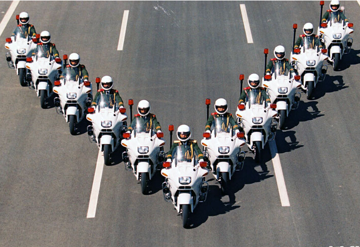 ����12��ǰ���������Ӿ������桱