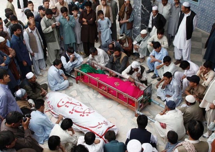 �ͻ�˹̹һ��ʿ��ǹ��Ϯ�� 8��������