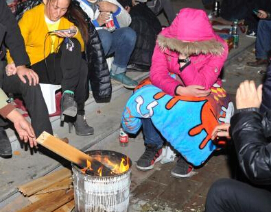 ɽ��һ¥�̿��̴��� �����ߺ�ҹ����ȡů�Ŷ��򷿡�