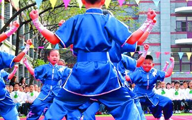 "�����"ͦ����Сѧ ����ѧУ�Ե㽫�л���������������ѧ��