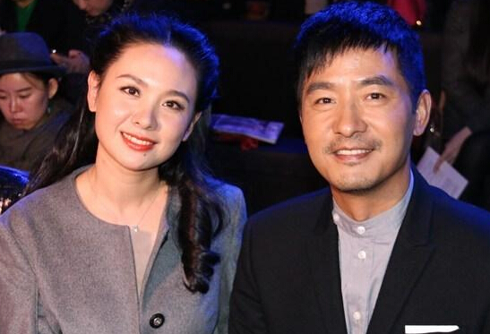 郭晓东携爱妻亮相北京时装周助阵王培沂大秀”