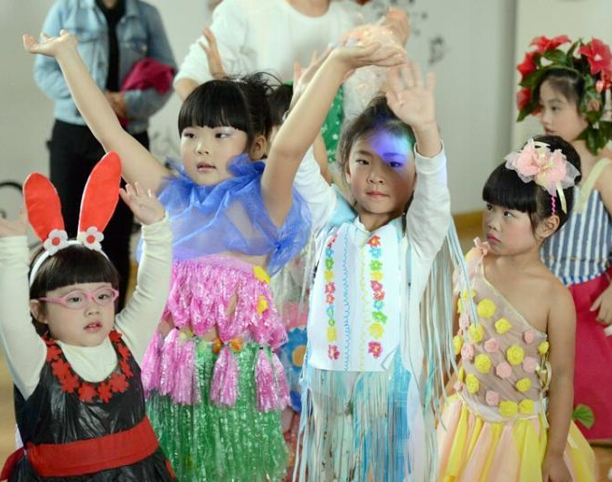 ����С���Ѵ��⡰ʱװ���㻷����