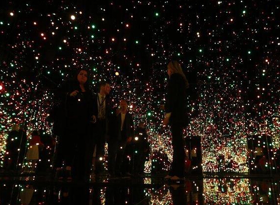 �������ٰ��Ӱչ�� ��˸�ƹ��������ǿա�