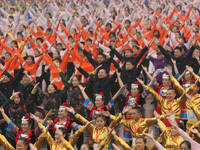 杭州3万余人冒雨齐跳排舞 成功挑战吉尼斯”