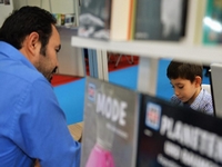 ��˹̹����������չ��Ļ��