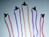 �վ���һ���б��ݶӽ����Է�ѵ����