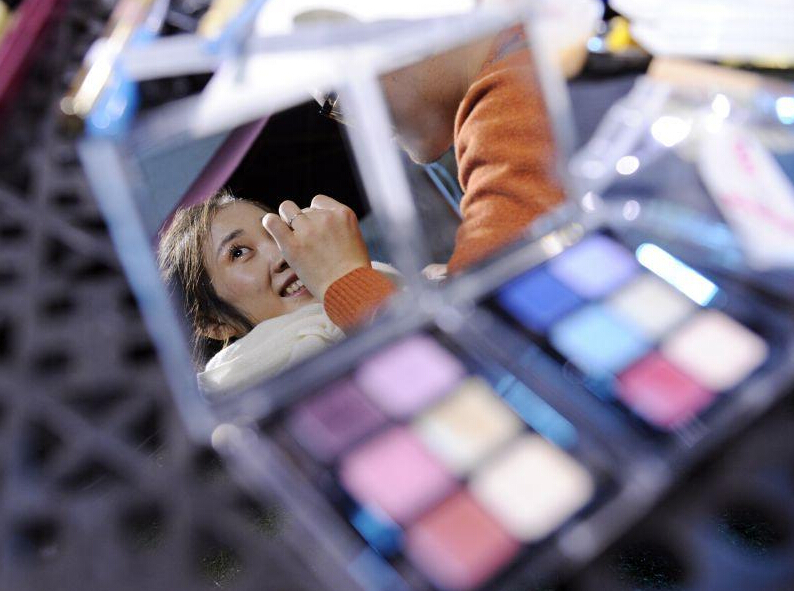 ��ͼƬ���¡�һ���˵Ļ���