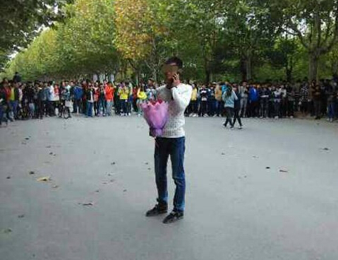 ������У����Ů�����ױ���ѧ������