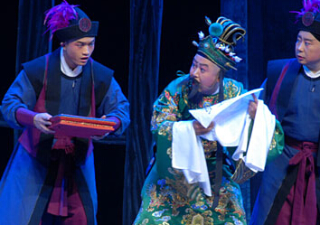 山西京剧《紫袍记》诠释女皇名臣的斗争与合作”