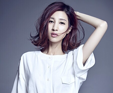 王倩一最新时尚写真曝光 清新靓丽魅力十足(图)”