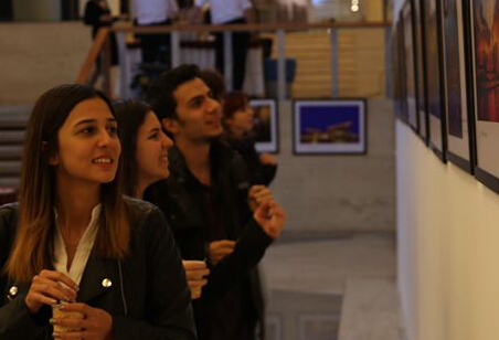 ���ҵ����ֽ�������ͼƬչ�ڰ���������ѧԺ���С�