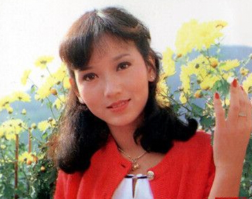 女神赵雅芝60岁生日 回顾罕见美照感叹惊为天人”