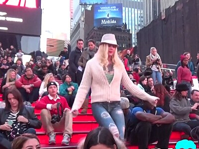 ����Ůģ�ʻ�ţ�п� ���������˹�ע��