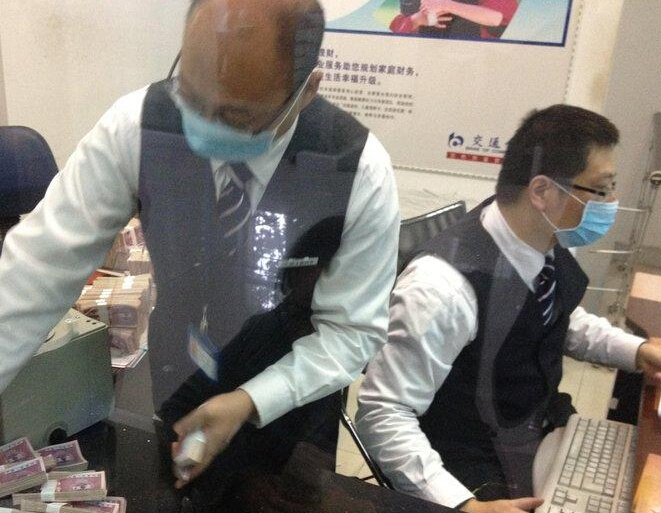 ����һ������˾��Ǯ��Ƿ�� ��10�ֿ�����50��Ԫ��