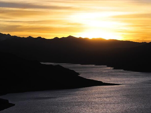 ʥ������������