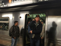 ŦԼ������������վ̨��ײ���� ����׷���׷���