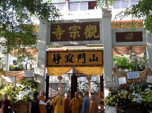 ���ⳤ��Բ��׷˼�����ǵ�����۹����¾��С�