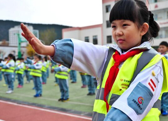 ����Сѧ���μ������������ɲ١�������