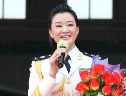 ����Ӣ�ȸ��Ϻ�һ�߲���ο���ݳ���