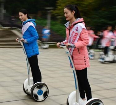 ��ɳ����У��ƽ�⳵��ս�� ����̼���С�