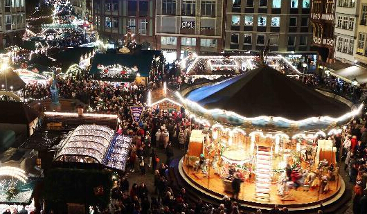 �����˸�ʥ���г�����ӭ�ͣ���ͼ����