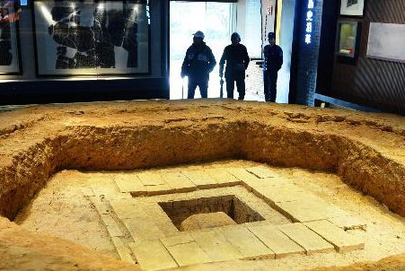 雷峰塔倒塌90年文物展在浙江博物馆开幕”