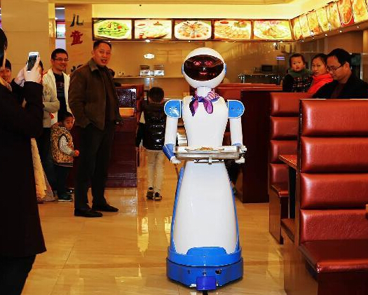 机器人送餐餐厅亮相浙江慈溪”