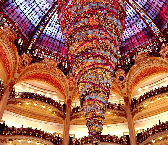 法国:五彩缤纷迎圣诞”