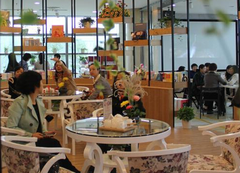 宁波开设女性书苑 温馨典雅受追捧”