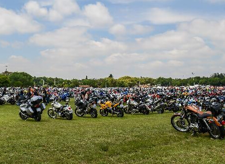 �ϷǾ���Ħ�г����ƴ����С�